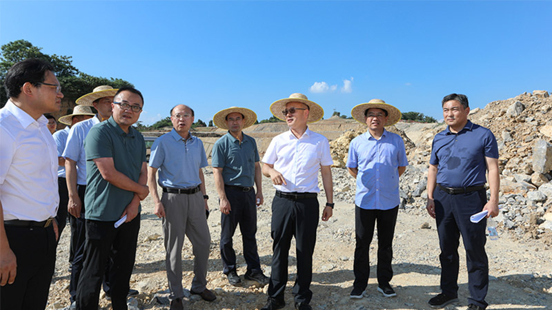 汪華東調研十里長山文化旅游產(chǎn)業(yè)園項目建設情況